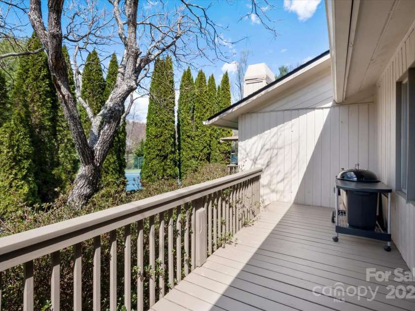123 Deerlake Drive, Asheville, NC 28803.  MLS# CAR4235089, YatesRealty ID 3190. Back Deck