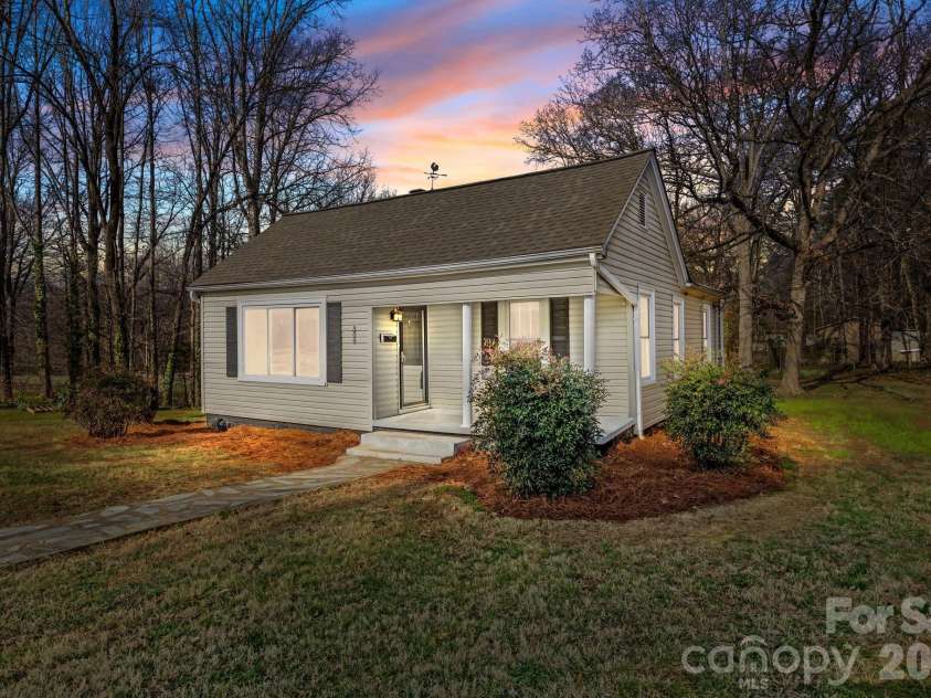 309 Franklin Street, China Grove, NC 28023.  MLS# CAR4351660, YatesRealty ID 3190. 