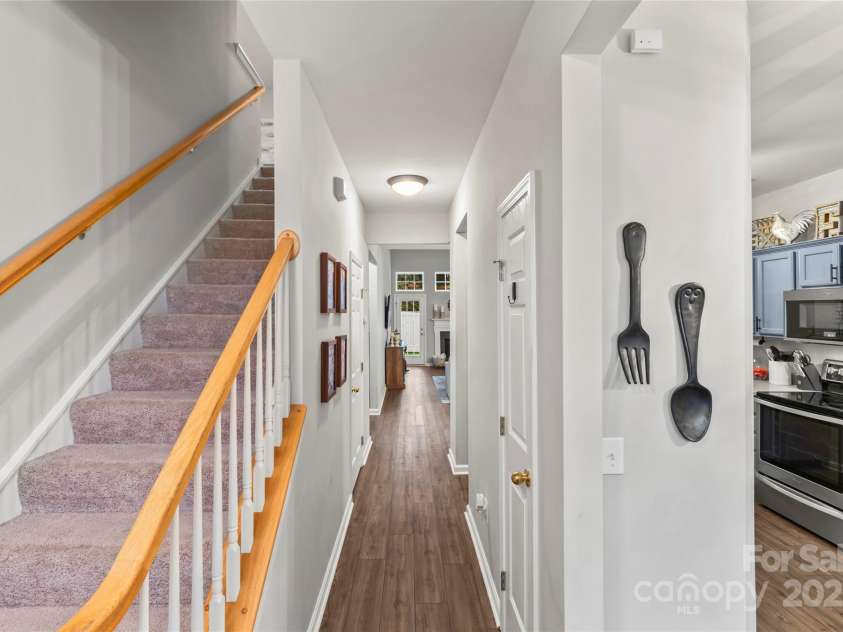 630 Bayou Circle, Clover, SC 29710.  MLS# CAR4284950, YatesRealty ID 31900. Main entry, Designer Neutral paint, Coat Closet, and dual access to Kitchen and Dining.