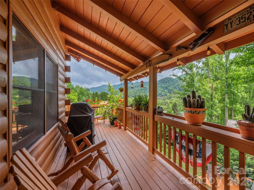 193 Valley Creek Drive, Maggie Valley, NC 28751.  MLS# CAR4395391, YatesRealty ID 31901. 