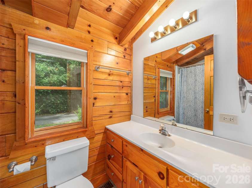 193 Valley Creek Drive, Maggie Valley, NC 28751.  MLS# CAR4395391, YatesRealty ID 31901. 