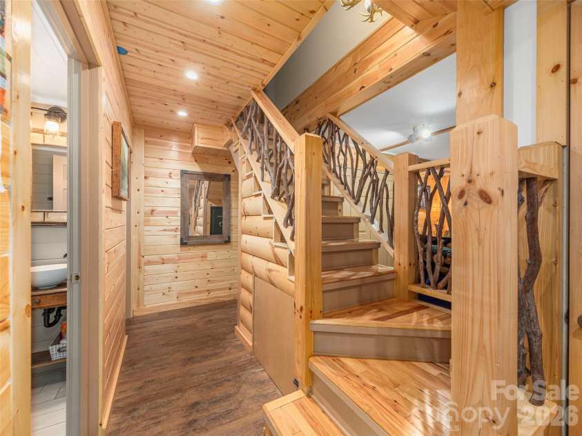 193 Valley Creek Drive, Maggie Valley, NC 28751.  MLS# CAR4395391, YatesRealty ID 31901. 