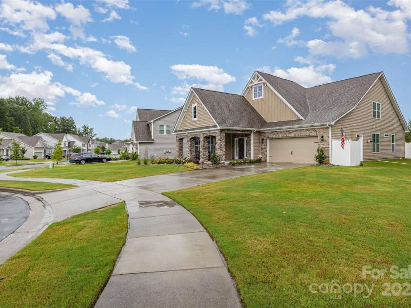 2100 Black Forest Cove, Concord, NC 28027.  MLS# CAR4285883, YatesRealty ID 31901. Cul De Sac View