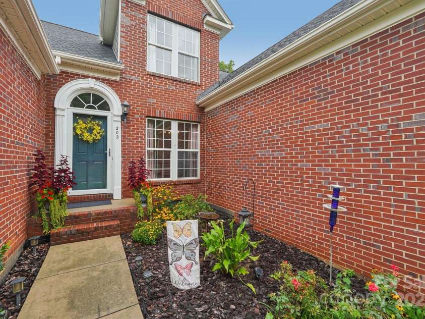 202 Winterbell Drive, Mooresville, NC 28115.  MLS# CAR4286738, YatesRealty ID 31902. 