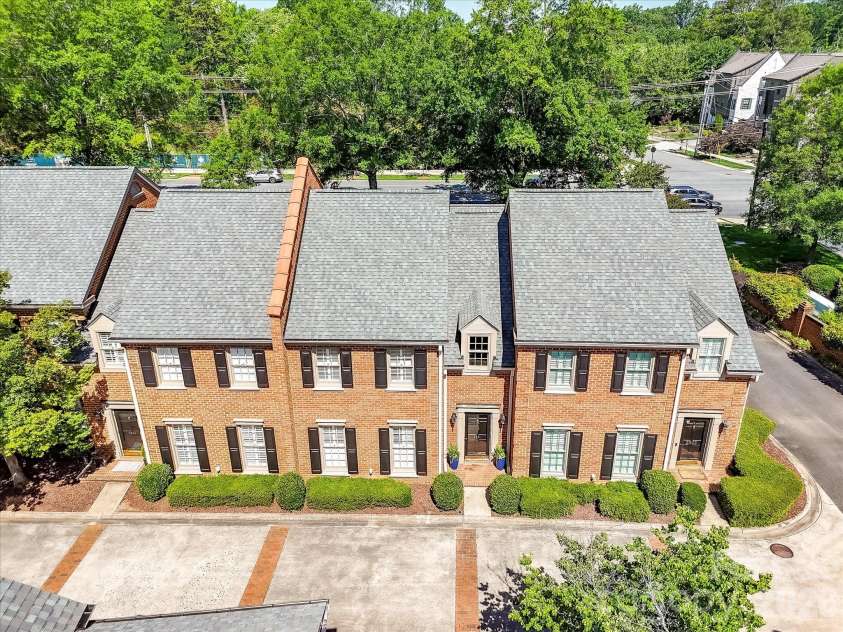 2831 Sharon View Road, Charlotte, NC 28210.  MLS# CAR4391575, YatesRealty ID 31902. 