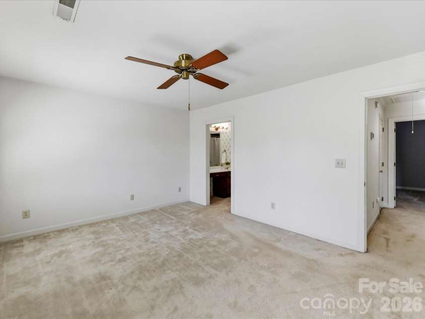 2831 Sharon View Road, Charlotte, NC 28210.  MLS# CAR4391575, YatesRealty ID 31902. Bedroom 3