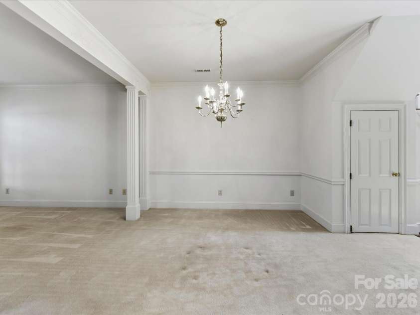 2831 Sharon View Road, Charlotte, NC 28210.  MLS# CAR4391575, YatesRealty ID 31902. Dining Room