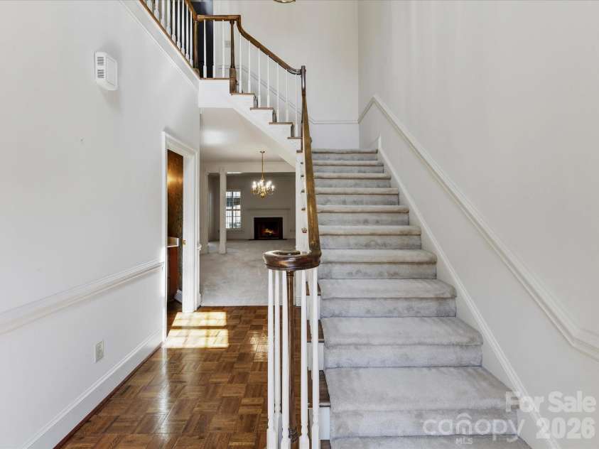 2831 Sharon View Road, Charlotte, NC 28210.  MLS# CAR4391575, YatesRealty ID 31902. Foyer