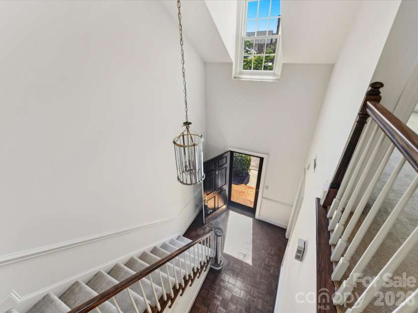 2831 Sharon View Road, Charlotte, NC 28210.  MLS# CAR4391575, YatesRealty ID 31902. Foyer