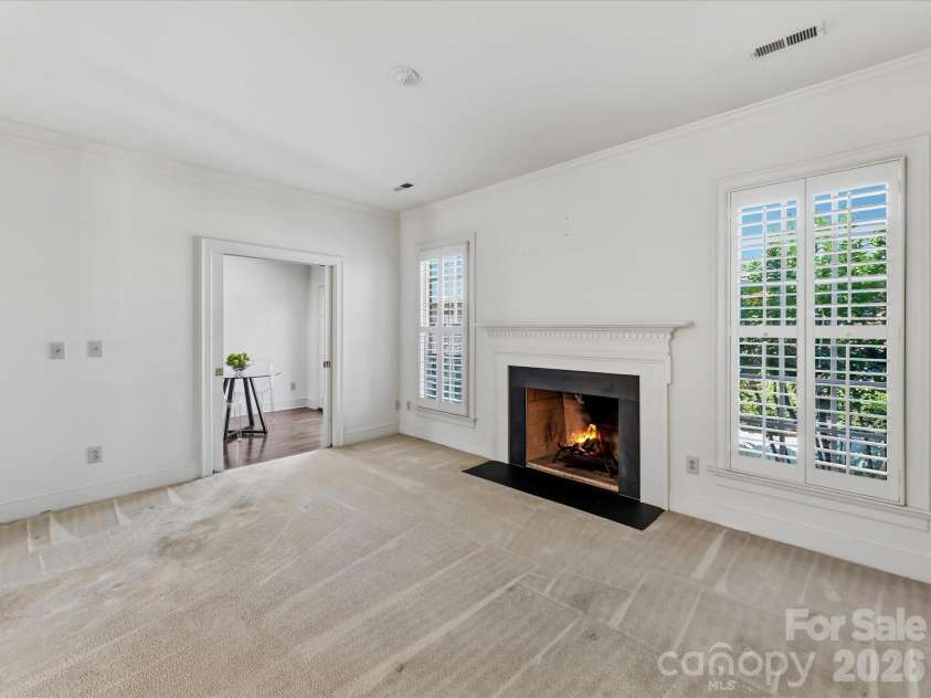 2831 Sharon View Road, Charlotte, NC 28210.  MLS# CAR4391575, YatesRealty ID 31902. Great Room