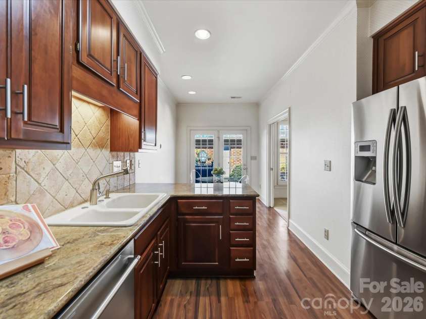 2831 Sharon View Road, Charlotte, NC 28210.  MLS# CAR4391575, YatesRealty ID 31902. Kitchen