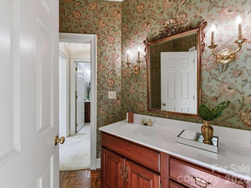 2831 Sharon View Road, Charlotte, NC 28210.  MLS# CAR4391575, YatesRealty ID 31902. Powder Room