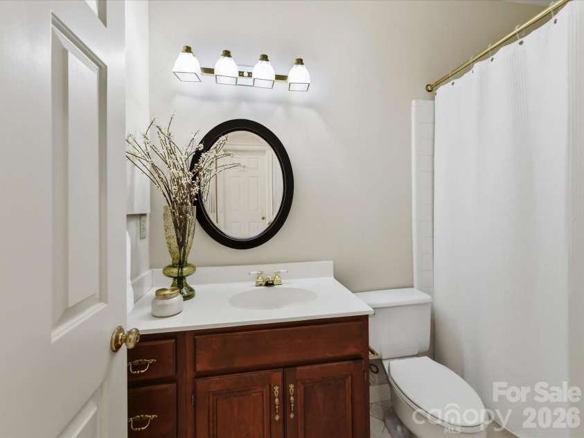 2831 Sharon View Road, Charlotte, NC 28210.  MLS# CAR4391575, YatesRealty ID 31902. Primary Bathroom