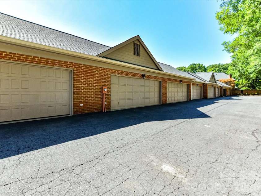 2831 Sharon View Road, Charlotte, NC 28210.  MLS# CAR4391575, YatesRealty ID 31902. Rear-Loading Garage