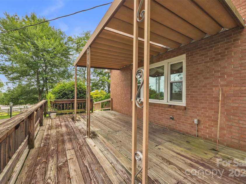 585 Rocky Springs Road, Taylorsville, NC 28681.  MLS# CAR4282569, YatesRealty ID 31903. 