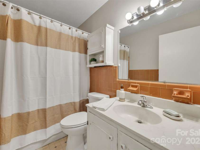 585 Rocky Springs Road, Taylorsville, NC 28681.  MLS# CAR4282569, YatesRealty ID 31903. 