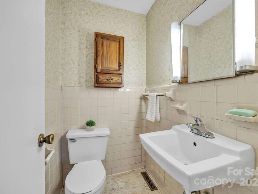 585 Rocky Springs Road, Taylorsville, NC 28681.  MLS# CAR4282569, YatesRealty ID 31903. 