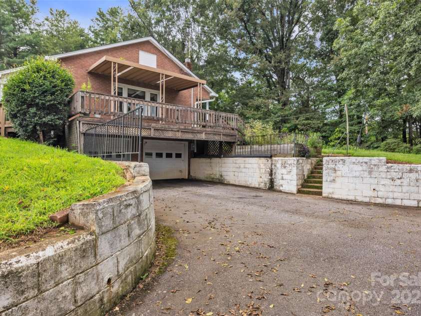 585 Rocky Springs Road, Taylorsville, NC 28681.  MLS# CAR4282569, YatesRealty ID 31903. 