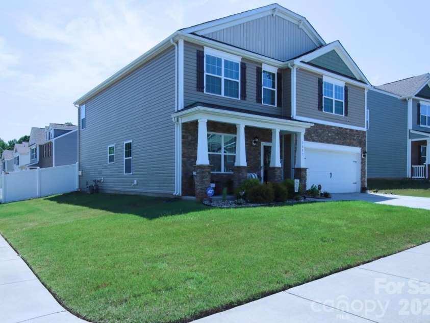 2005 Mariah Glen Court, Charlotte, NC 28213.  MLS# CAR4393213, YatesRealty ID 31905. 