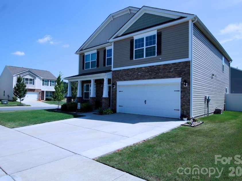 2005 Mariah Glen Court, Charlotte, NC 28213.  MLS# CAR4393213, YatesRealty ID 31905. 