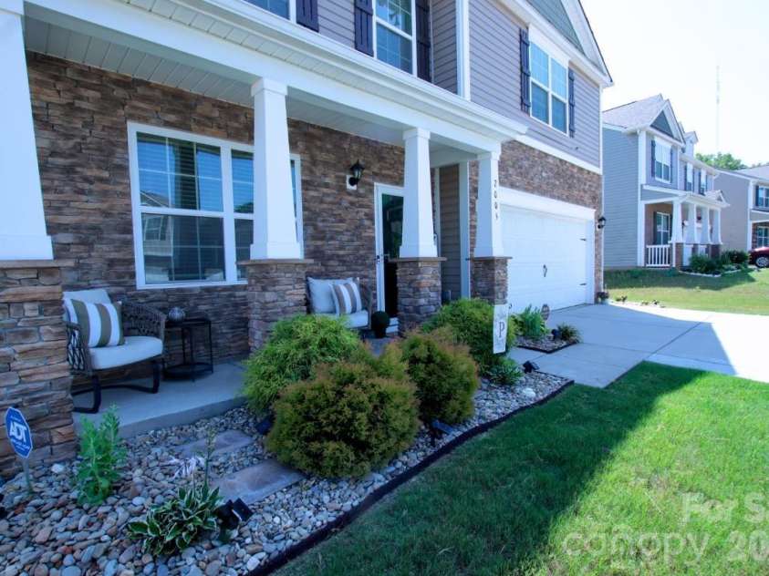 2005 Mariah Glen Court, Charlotte, NC 28213.  MLS# CAR4393213, YatesRealty ID 31905. 