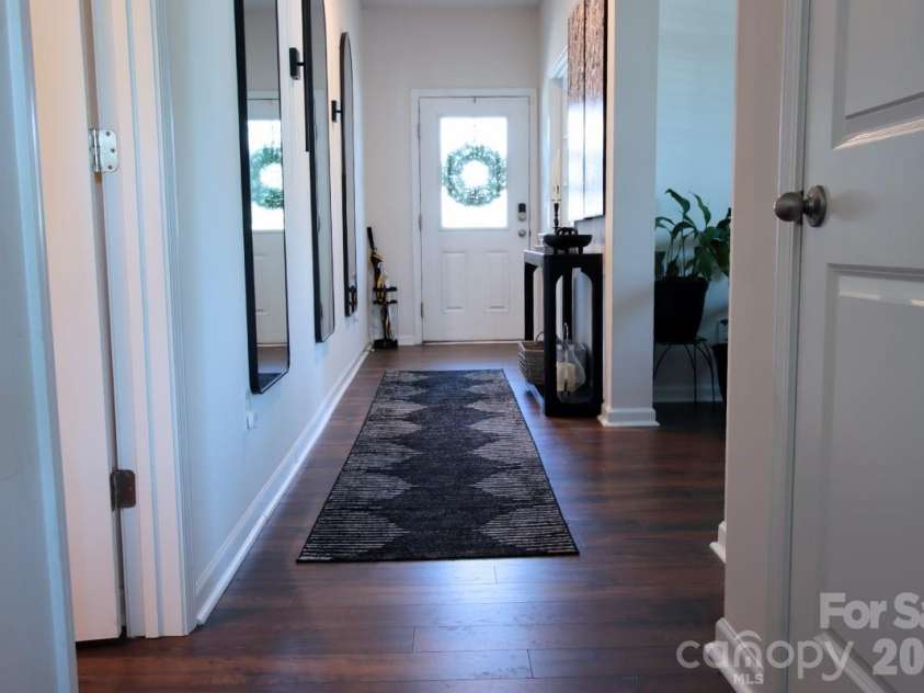 2005 Mariah Glen Court, Charlotte, NC 28213.  MLS# CAR4393213, YatesRealty ID 31905. 