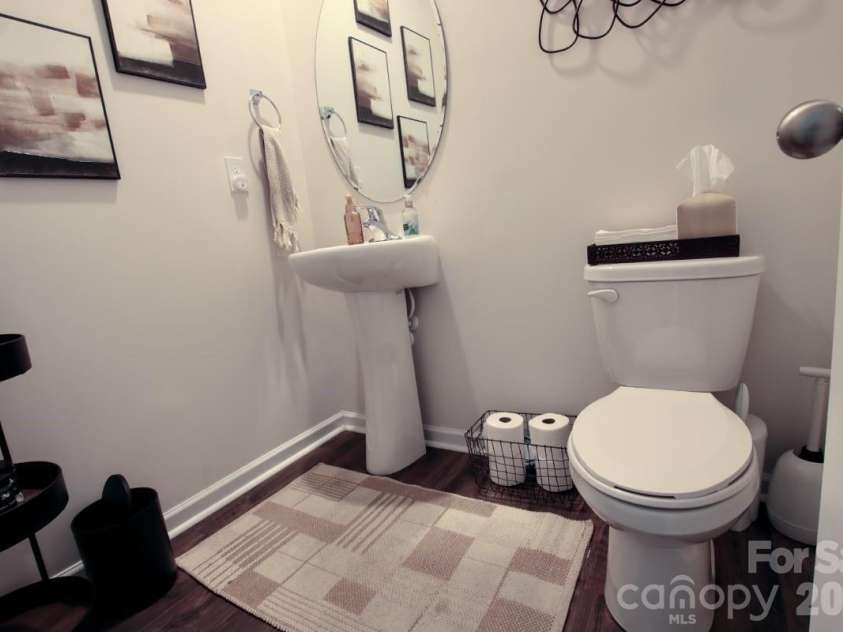 2005 Mariah Glen Court, Charlotte, NC 28213.  MLS# CAR4393213, YatesRealty ID 31905. 