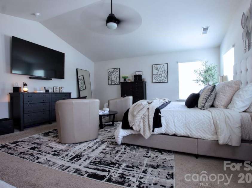 2005 Mariah Glen Court, Charlotte, NC 28213.  MLS# CAR4393213, YatesRealty ID 31905. 
