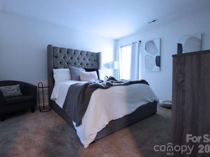 2005 Mariah Glen Court, Charlotte, NC 28213.  MLS# CAR4393213, YatesRealty ID 31905. 