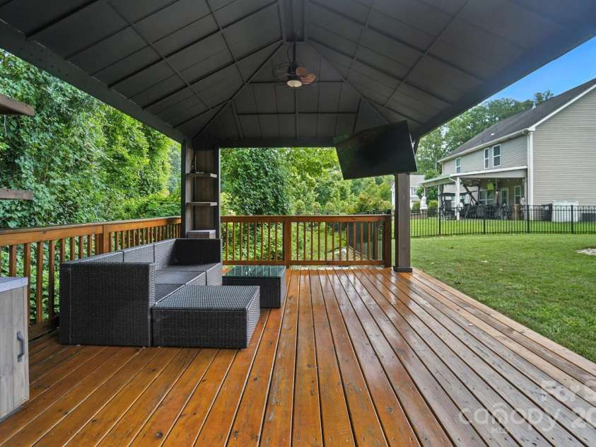 4012 Bainbridge Place, Fort Mill, SC 29707.  MLS# CAR4282310, YatesRealty ID 31905. 