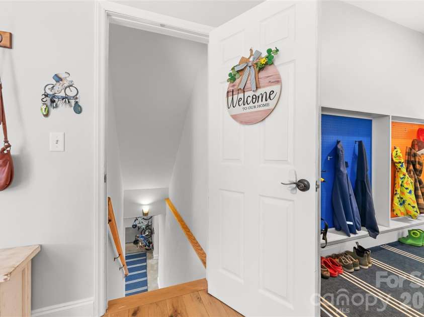 341 Pearson Drive, Asheville, NC 28801.  MLS# CAR4390469, YatesRealty ID 31906. 