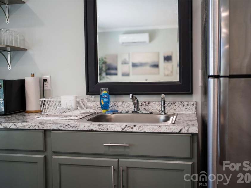 341 Pearson Drive, Asheville, NC 28801.  MLS# CAR4390469, YatesRealty ID 31906. 