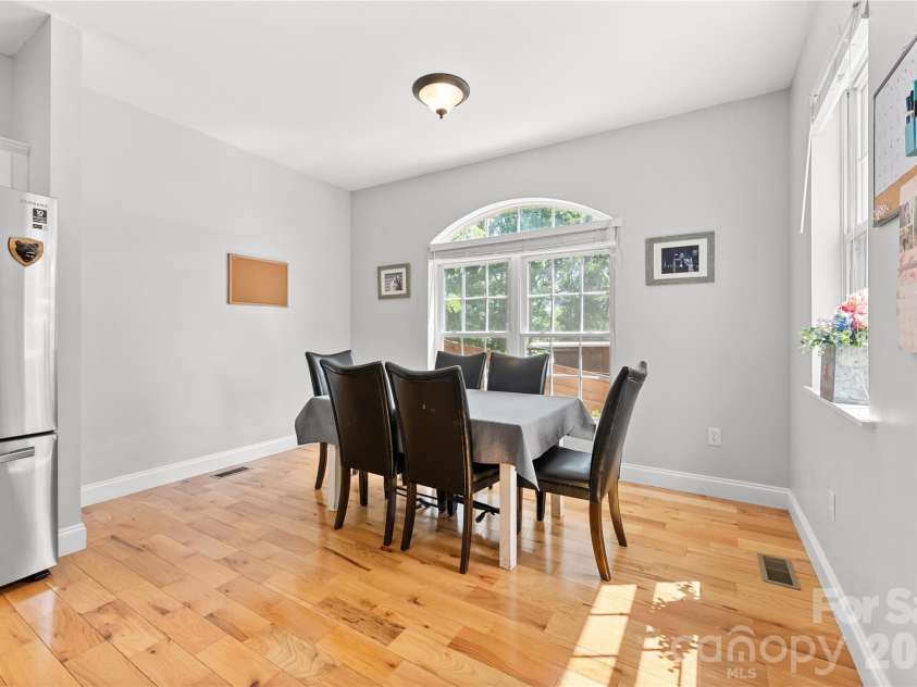 341 Pearson Drive, Asheville, NC 28801.  MLS# CAR4390469, YatesRealty ID 31906. Dining Room