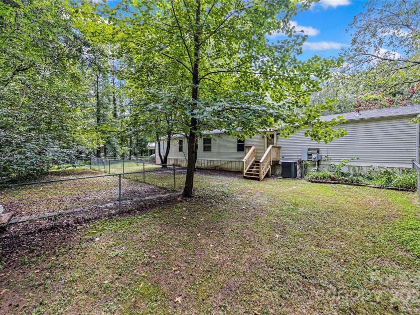 109 Daring Drive, Cherryville, NC 28021.  MLS# CAR4291082, YatesRealty ID 31907. 