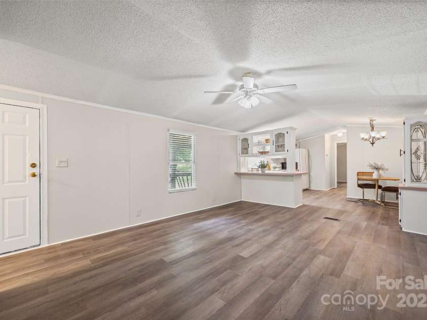 109 Daring Drive, Cherryville, NC 28021.  MLS# CAR4291082, YatesRealty ID 31907. 