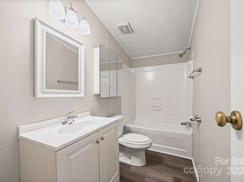 109 Daring Drive, Cherryville, NC 28021.  MLS# CAR4291082, YatesRealty ID 31907. 