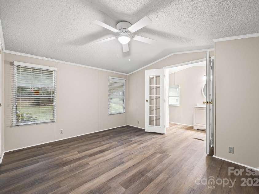 109 Daring Drive, Cherryville, NC 28021.  MLS# CAR4291082, YatesRealty ID 31907. 