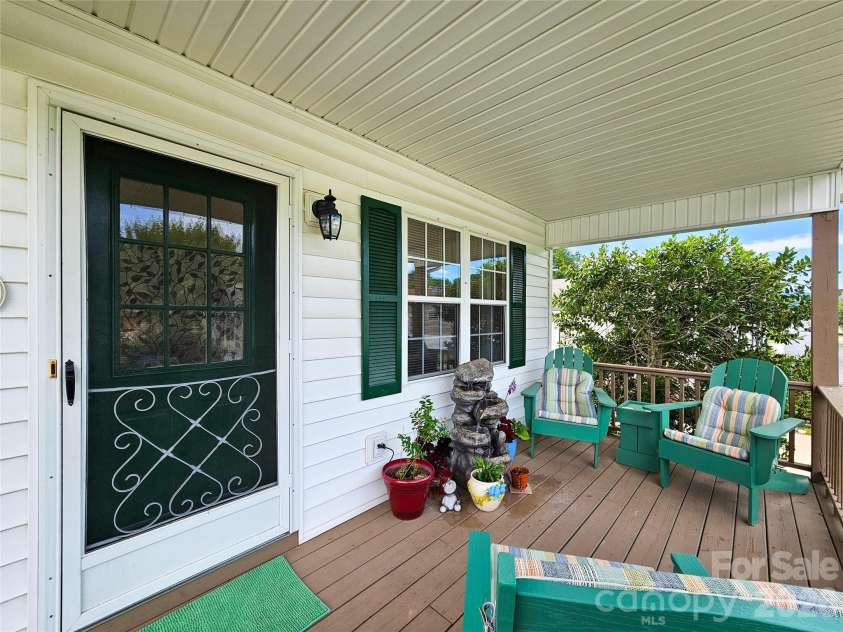 68 Strollers Lane, Waynesville, NC 28786.  MLS# CAR4394372, YatesRealty ID 31907. Front Porch