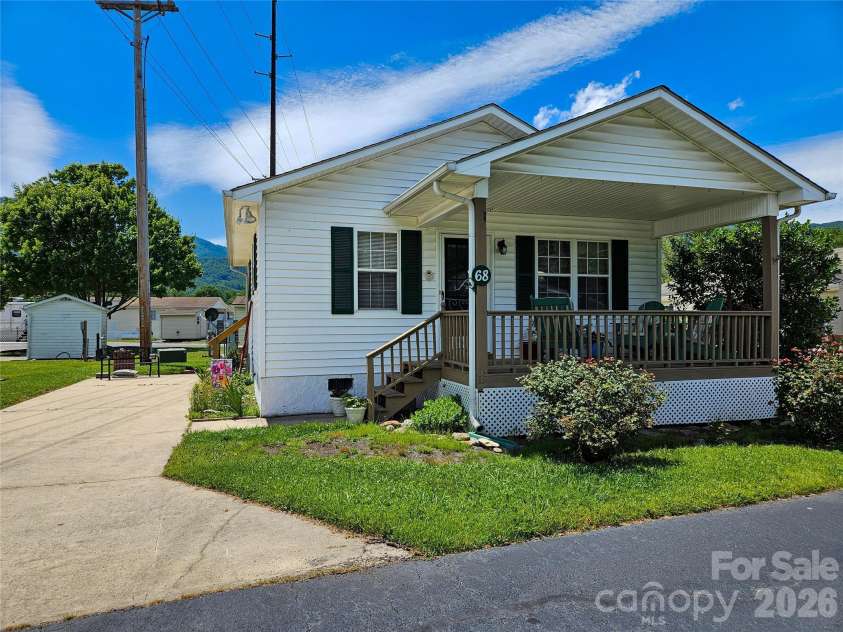 68 Strollers Lane, Waynesville, NC 28786.  MLS# CAR4394372, YatesRealty ID 31907. Street View