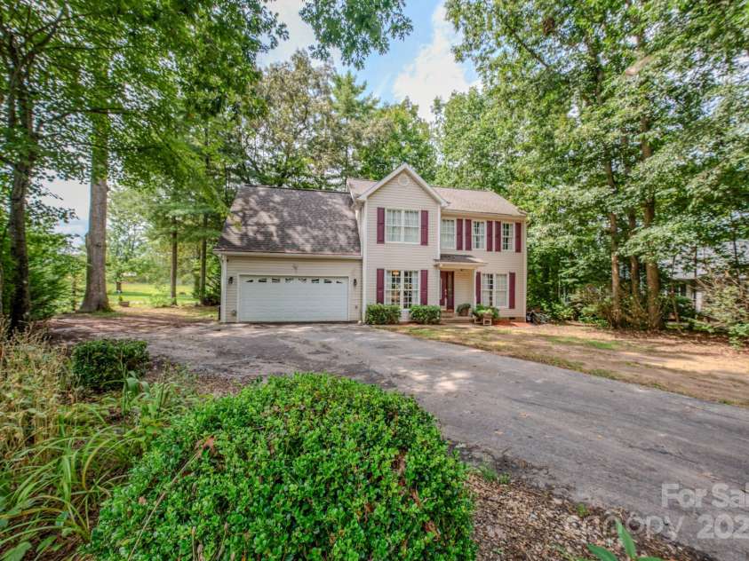 303 Theron Court, Candler, NC 28715.  MLS# CAR4291803, YatesRealty ID 31908. 