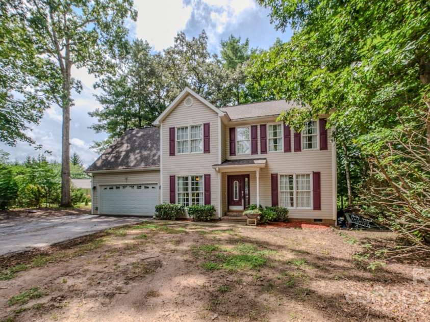 303 Theron Court, Candler, NC 28715.  MLS# CAR4291803, YatesRealty ID 31908. 