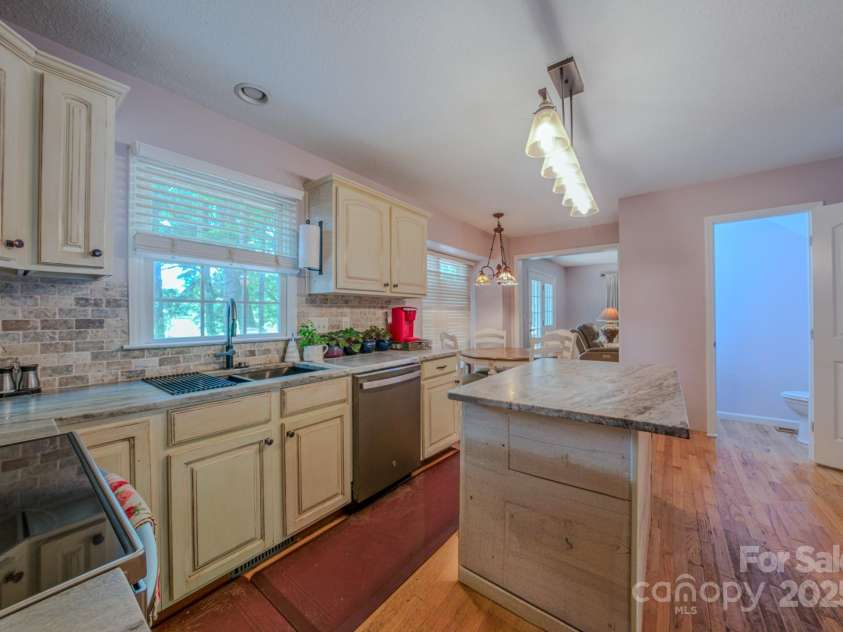 303 Theron Court, Candler, NC 28715.  MLS# CAR4291803, YatesRealty ID 31908. 