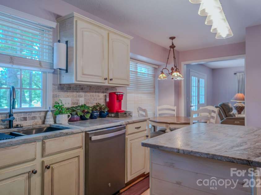 303 Theron Court, Candler, NC 28715.  MLS# CAR4291803, YatesRealty ID 31908. 