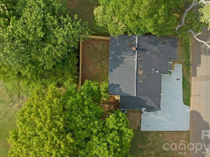 304 Derby Avenue, Newton, NC 28658.  MLS# CAR4394827, YatesRealty ID 31908. 