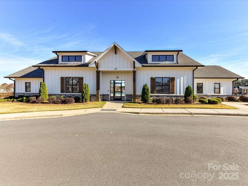 244 Bouchard Drive, Waxhaw, NC 28173.  MLS# CAR4312456, YatesRealty ID 3191. 