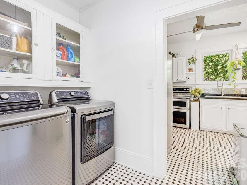 18 Robinwood Avenue, Asheville, NC 28806.  MLS# CAR4393836, YatesRealty ID 31910. Main level laundry area