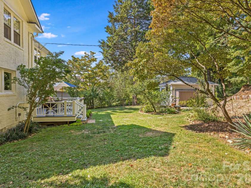 18 Robinwood Avenue, Asheville, NC 28806.  MLS# CAR4393836, YatesRealty ID 31910. Rare level yard!