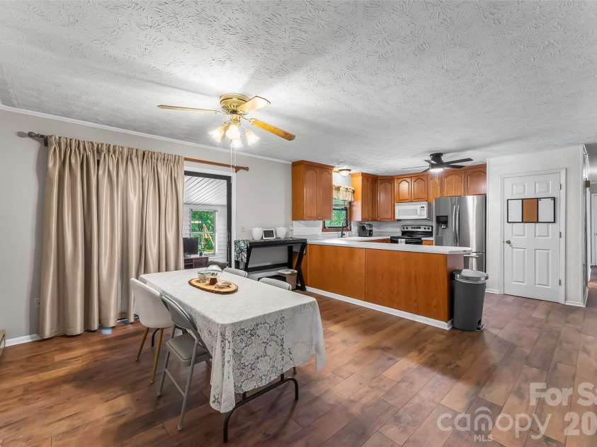 118 Hoover Street, Lenoir, NC 28645.  MLS# CAR4395589, YatesRealty ID 31911. 