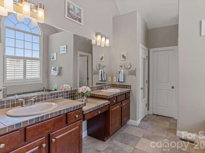 120 Augusta Lane, Shelby, NC 28150.  MLS# CAR4389781, YatesRealty ID 31913. 