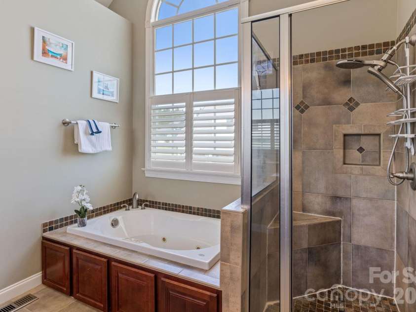 120 Augusta Lane, Shelby, NC 28150.  MLS# CAR4389781, YatesRealty ID 31913. 